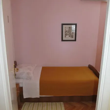 Guest house Sinistaj 2*